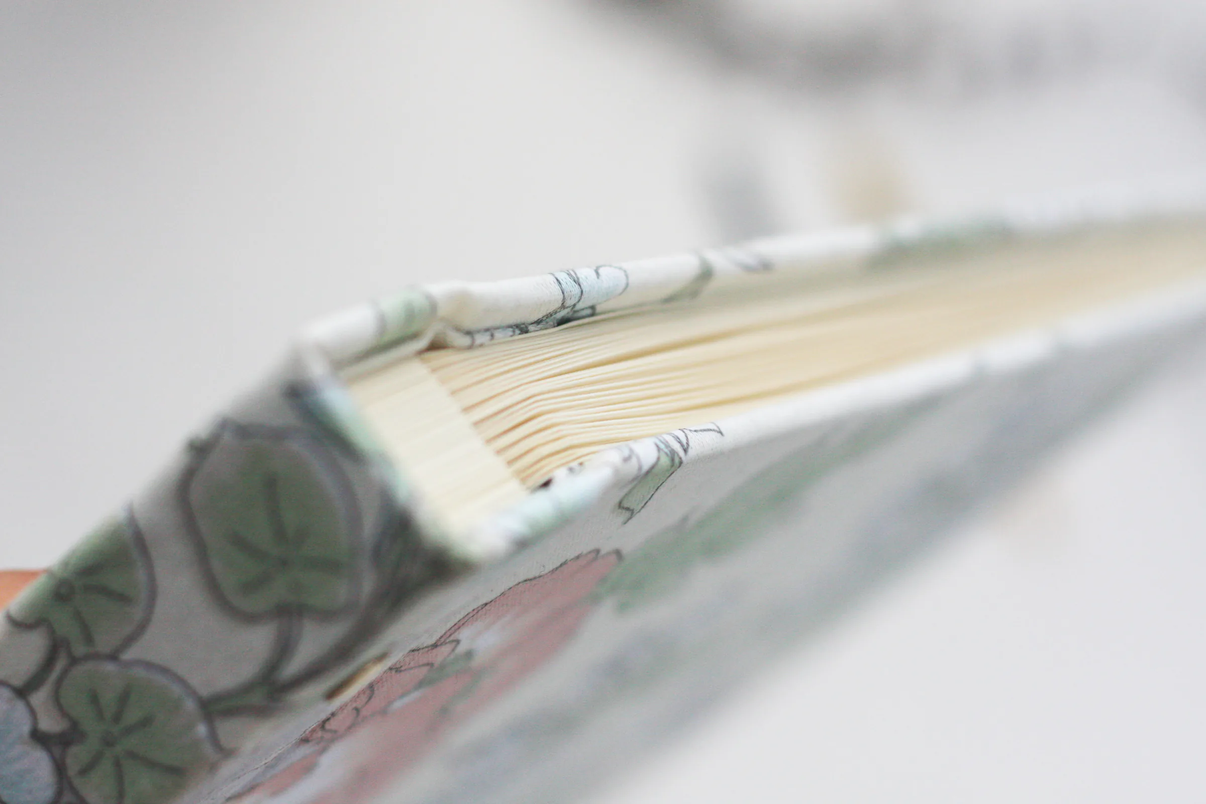 Ręcznie robiony album fotograficzny w tkaninowej oprawie
